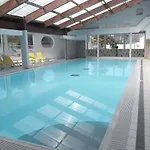 3 Bed - Sleeps 6 - Air-con - Free Parking