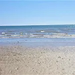 3 Bed - Sleeps 6 - Air-con - Free Parking