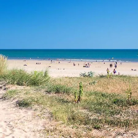 3 Bed - Sleeps 6 - Air-con - Free Parking