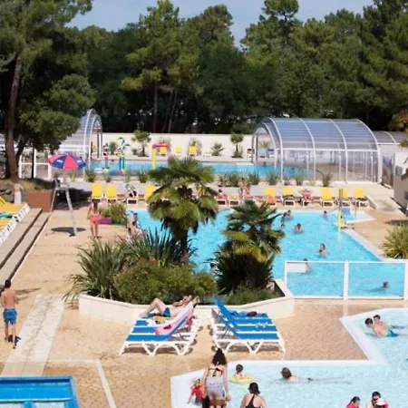 Dom wakacyjny 3 Bed - Sleeps 6 - Air-con - Free Parking Saint-Jean-de-Monts