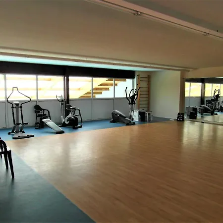 Semesterbostad 3 Bed - Sleeps 6 - Air-con - Free Parking