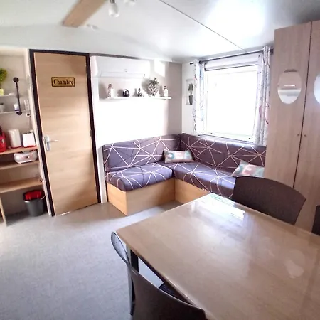 3 Bed - Sleeps 6 - Air-con - Free Parking Dom wakacyjny Saint-Jean-de-Monts